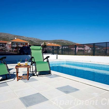 Luxury Apartment Charm With Pool Trogir Luaran gambar