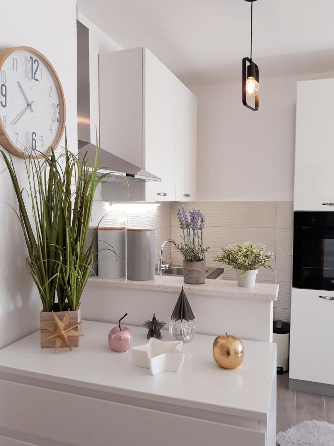 Luxury Apartment Charm With Pool Trogir Luaran gambar