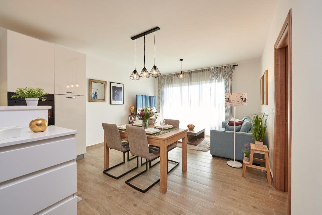 Luxury Apartment Charm With Pool Trogir Luaran gambar